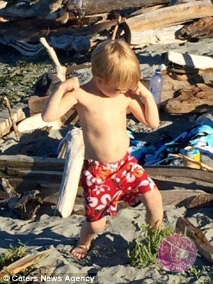 طفل-يمارس-الألعاب-الرياضية-لإثارة-إعجاب-فتاة-3