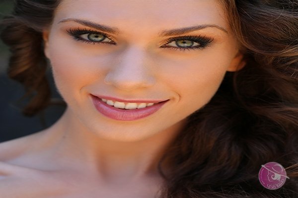 Cassandra_Bankson_US_model_cropped