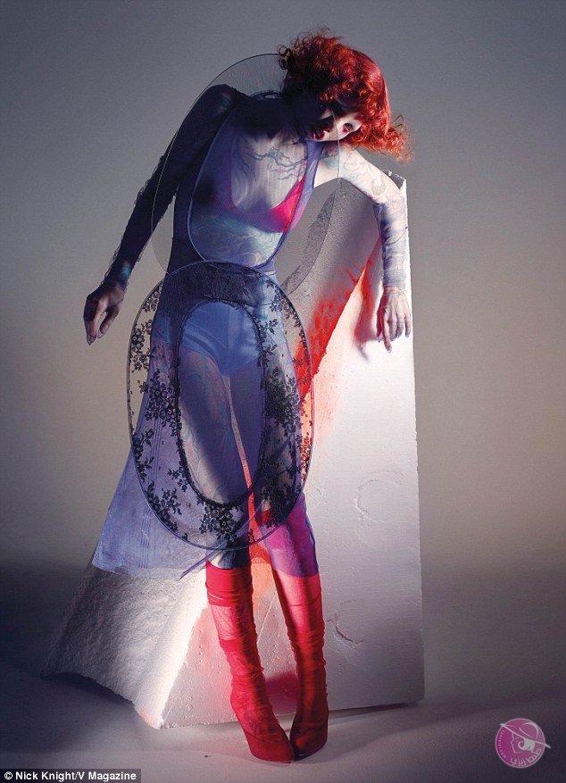 3E1E1DD300000578-4298886-Striking_look_Her_make_up_for_the_shoot_was_done_by_Laura_Domini-a-3_1489157678063